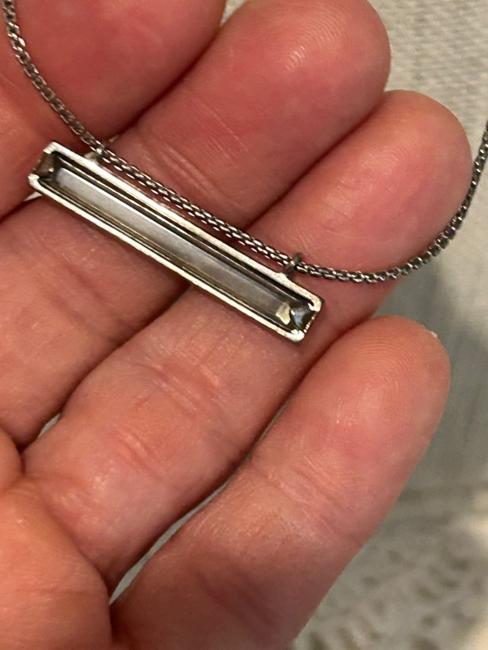 Shimmery Gray Kendra Scott Necklace